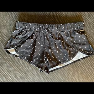 Volcom 🖤 Black And White Draw String Beach Swim Shorts Trunks Womens Size Small